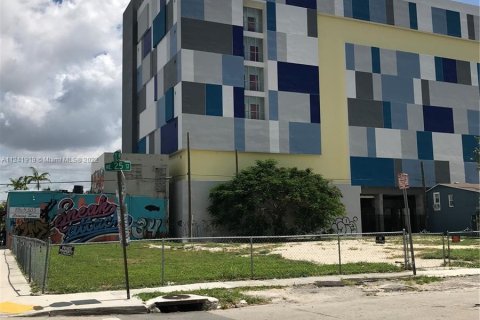 Купить коммерческую недвижимость в Майами, Флорида № 28136 - фото 2