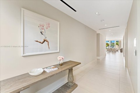 Condominio en venta en Miami Beach, Florida, 4 dormitorios, 298.77 m2 № 1095766 - foto 9