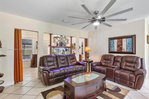 Villa ou maison à vendre à Miami Springs, Floride: 4 chambres, 269.04 m2 № 1095765 - photo 4