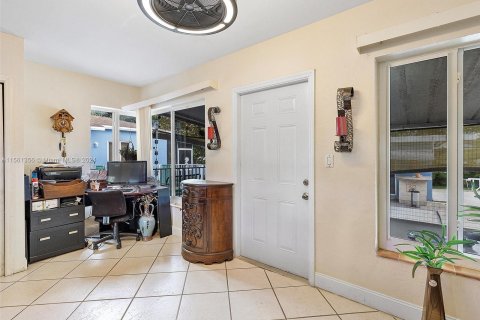 Купить виллу или дом в Майами-Спрингс, Флорида 4 спальни, 269.04м2, № 1095765 - фото 6