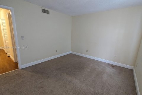 Condominio en venta en Miramar, Florida, 2 dormitorios, 116.13 m2 № 1097252 - foto 25