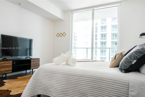 Condo in Miami, Florida, 1 bedroom  № 1155040 - photo 7