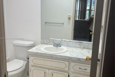 Copropriété à vendre à Lauderdale Lakes, Floride: 2 chambres, 94.85 m2 № 1353968 - photo 23