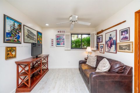 Casa en venta en Key Biscayne, Florida, 6 dormitorios, 278.99 m2 № 804580 - foto 14