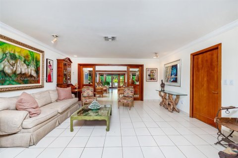 House in Key Biscayne, Florida 6 bedrooms, 278.99 sq.m. № 804580 - photo 6