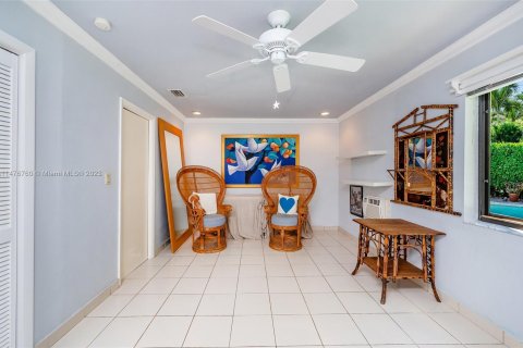 House in Key Biscayne, Florida 6 bedrooms, 278.99 sq.m. № 804580 - photo 21