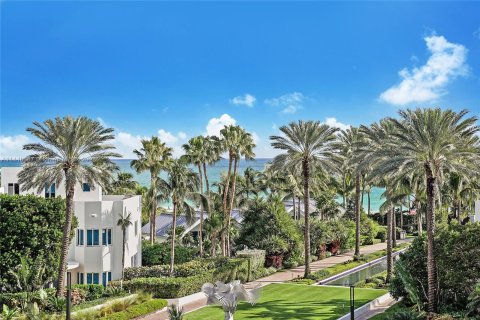 Condo in Miami Beach, Florida, 3 bedrooms  № 711756 - photo 1