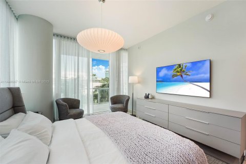 Condo in Miami Beach, Florida, 3 bedrooms  № 711756 - photo 11