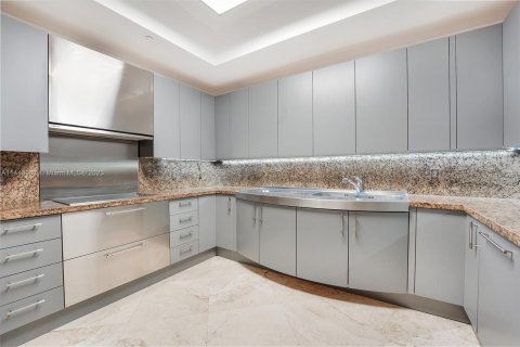 Condo in Miami Beach, Florida, 3 bedrooms  № 711756 - photo 8