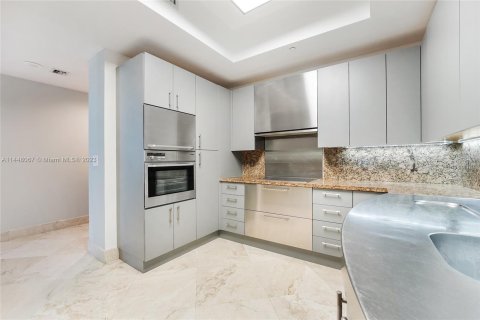 Condo in Miami Beach, Florida, 3 bedrooms  № 711756 - photo 9