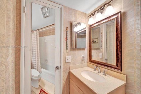 Condominio en venta en Deerfield Beach, Florida, 2 dormitorios, 92.9 m2 № 850978 - foto 15