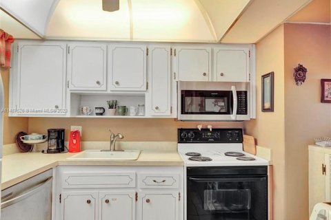 Condominio en venta en Deerfield Beach, Florida, 2 dormitorios, 92.9 m2 № 850978 - foto 18