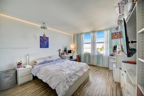 Condominio en venta en Bay Harbor Islands, Florida, 2 dormitorios, 116.87 m2 № 859735 - foto 15