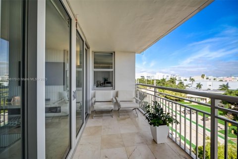 Condominio en venta en Bay Harbor Islands, Florida, 2 dormitorios, 116.87 m2 № 859735 - foto 19