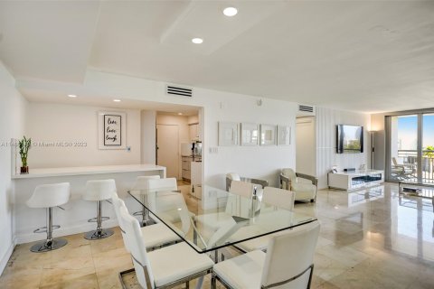 Condominio en venta en Bay Harbor Islands, Florida, 2 dormitorios, 116.87 m2 № 859735 - foto 6