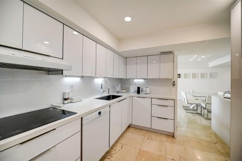 Condominio en venta en Bay Harbor Islands, Florida, 2 dormitorios, 116.87 m2 № 859735 - foto 9