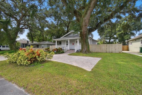 House in Tampa, Florida 3 bedrooms, 121.61 sq.m. № 1369943 - photo 6