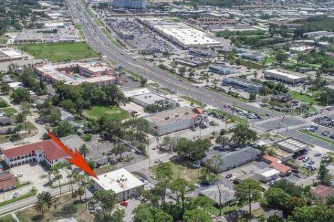 Commercial property in New Port Richey, Florida 910.44 sq.m. № 623871 - photo 8