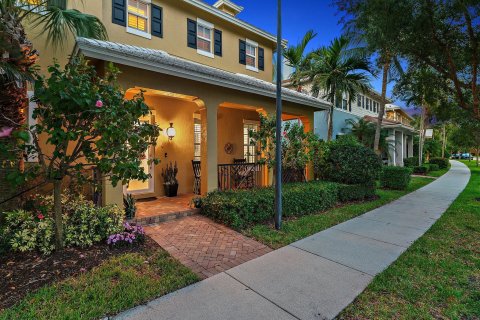 House in Jupiter, Florida 4 bedrooms, 290.41 sq.m. № 1178270 - photo 5