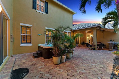 House in Jupiter, Florida 4 bedrooms, 290.41 sq.m. № 1178270 - photo 19