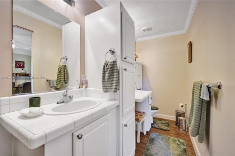 Condo in Dania Beach, Florida, 2 bedrooms  № 1153955 - photo 6