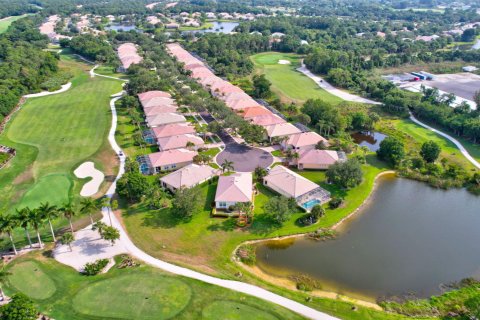 Casa en venta en Stuart, Florida, 2 dormitorios, 158.31 m2 № 1180634 - foto 2