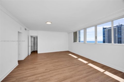 Condo in Miami Beach, Florida, 3 bedrooms  № 1395111 - photo 20