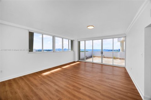 Condo in Miami Beach, Florida, 3 bedrooms  № 1395111 - photo 21