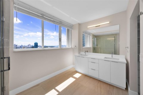 Condo in Miami Beach, Florida, 3 bedrooms  № 1395111 - photo 17