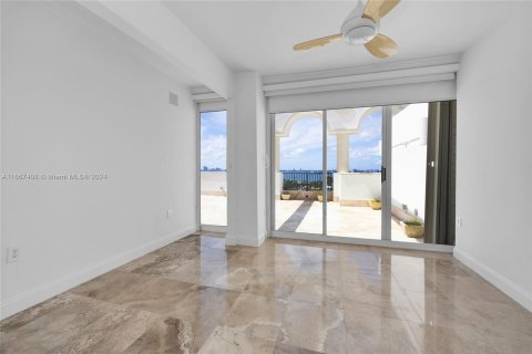 Condo in Miami Beach, Florida, 3 bedrooms  № 1395111 - photo 11