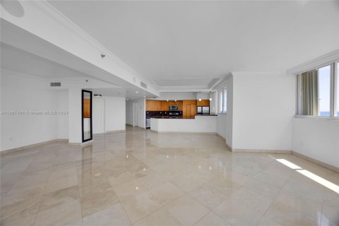 Condo in Miami Beach, Florida, 3 bedrooms  № 1395111 - photo 4