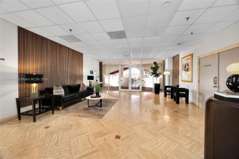 Condo in Miami Beach, Florida, 3 bedrooms  № 1395111 - photo 27