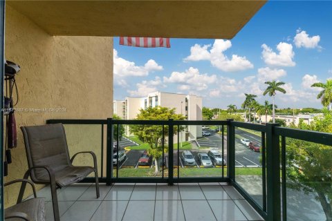 Condo in Miami, Florida, 2 bedrooms  № 1395110 - photo 16