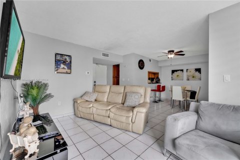 Copropriété à vendre à Miami, Floride: 2 chambres, 83.43 m2 № 1395110 - photo 5