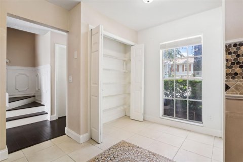 Townhouse in Tampa, Florida 3 bedrooms, 124.86 sq.m. № 1407373 - photo 9