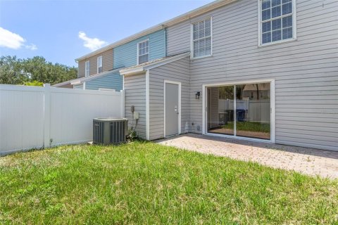 Townhouse in Tampa, Florida 3 bedrooms, 124.86 sq.m. № 1407373 - photo 26