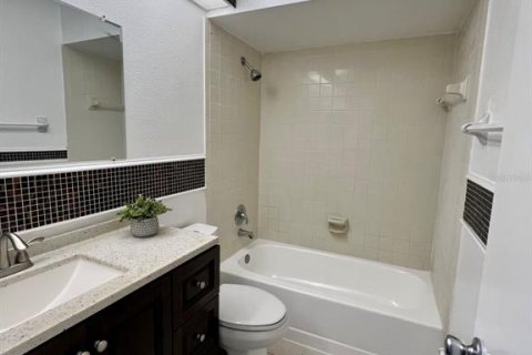 Adosado en venta en Tampa, Florida, 3 dormitorios, 124.86 m2 № 1407373 - foto 24