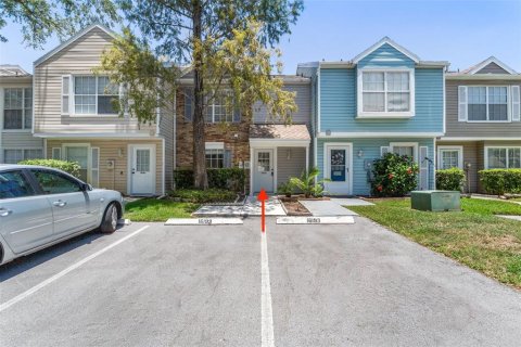 Townhouse in Tampa, Florida 3 bedrooms, 124.86 sq.m. № 1407373 - photo 1