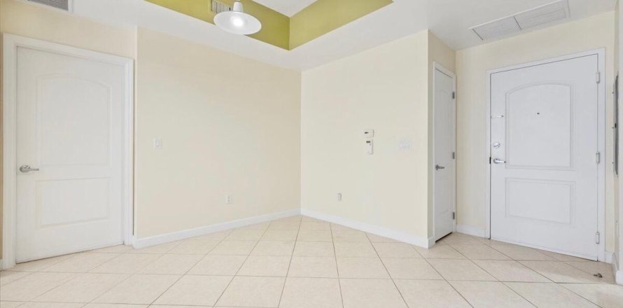 Condo in West Palm Beach, Florida, 2 bedrooms  № 1099152