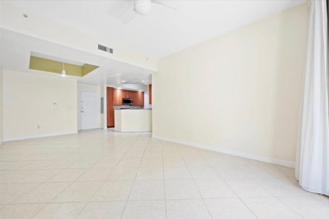 Condo in West Palm Beach, Florida, 2 bedrooms  № 1099152 - photo 3