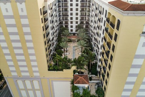 Condo in West Palm Beach, Florida, 2 bedrooms  № 1099152 - photo 11