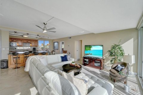 Condo in Lauderdale-by-the-Sea, Florida, 2 bedrooms  № 972536 - photo 5