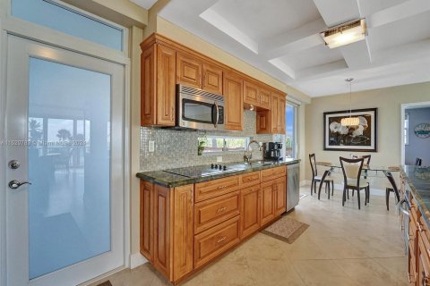 Condo in Lauderdale-by-the-Sea, Florida, 2 bedrooms  № 972536 - photo 17