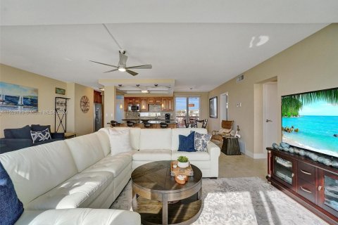 Condo in Lauderdale-by-the-Sea, Florida, 2 bedrooms  № 972536 - photo 6