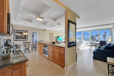 Condo in Lauderdale-by-the-Sea, Florida, 2 bedrooms  № 972536 - photo 20