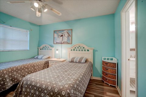 Condo in Boynton Beach, Florida, 2 bedrooms  № 932403 - photo 22