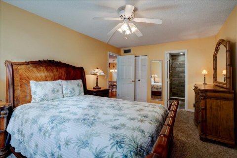 Condo in Boynton Beach, Florida, 2 bedrooms  № 932403 - photo 25