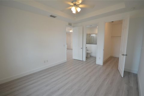 Immobilier commercial à vendre à Port Charlotte, Floride: 243.31 m2 № 1259553 - photo 12