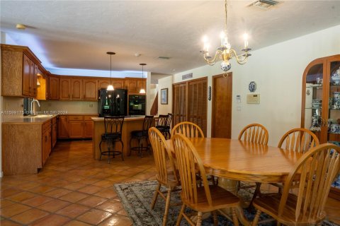 House in Parkland, Florida 4 bedrooms, 285.58 sq.m. № 1215740 - photo 20