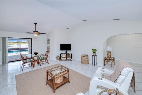 Casa en venta en Punta Gorda, Florida, 3 dormitorios, 217.11 m2 № 1286053 - foto 9